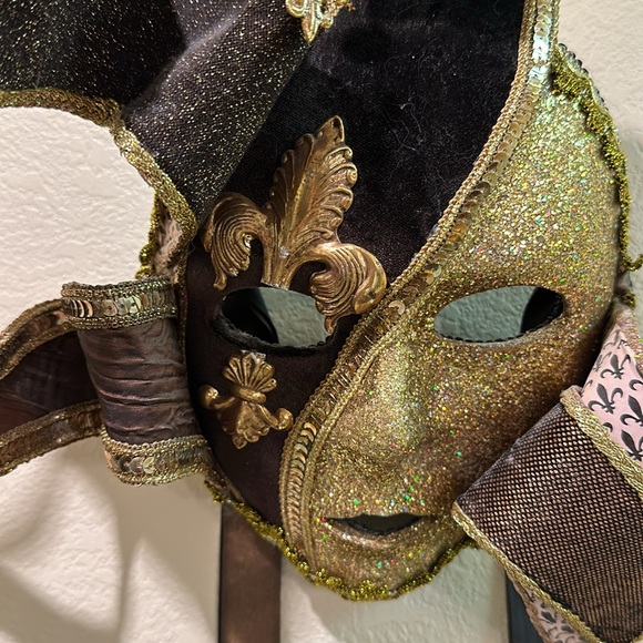 Incredible Marci Gras Mask. Hand crafted in Italy - Picture 3 of 4